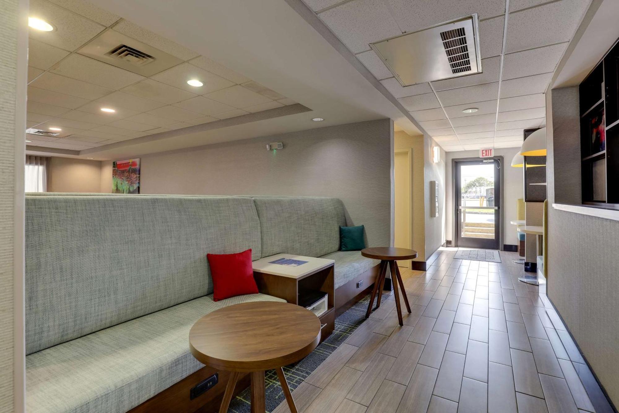 Hampton Inn Cumming Buitenkant foto